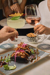 Aperitivo Luma Milano, cocktail bar in pieno centro quartiere isola aperto tutte le sere dalle ore 18 in poi. Info e prenotazioni 3934601143